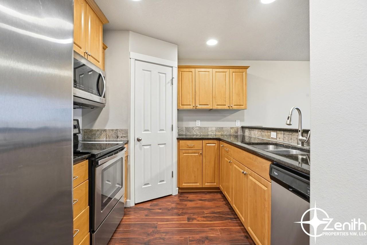 5618 Ne 74th Ct - Photo 7 of 34