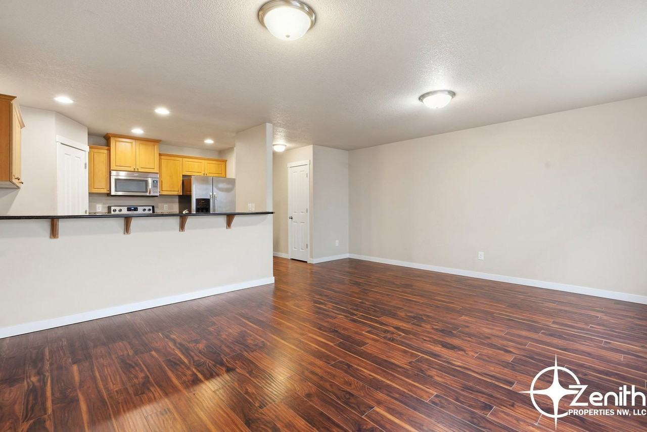 5616 Ne 74th Ct - Photo 7 of 33