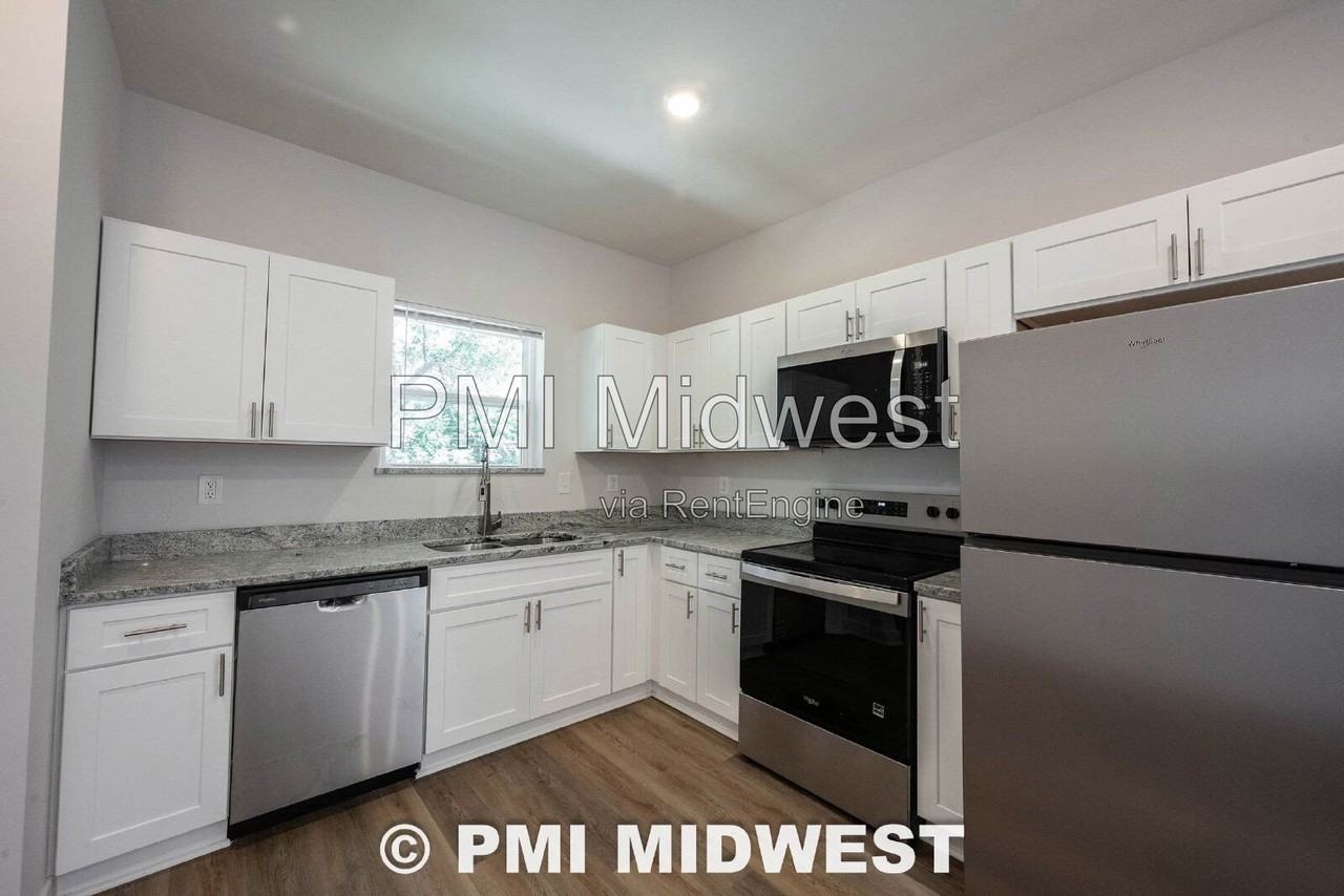 1523 E Market St - Photo 4 of 19