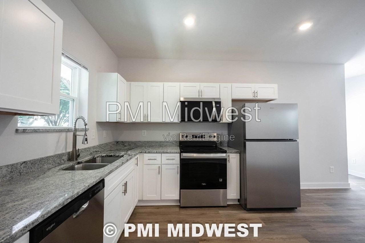 1523 E Market St - Photo 5 of 19