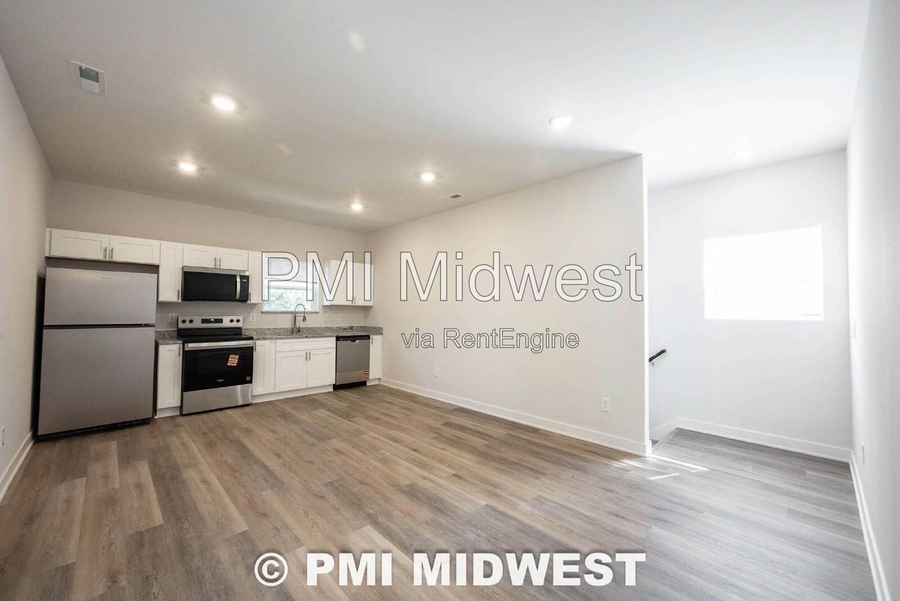 1525 E Market St - Photo 4 of 19