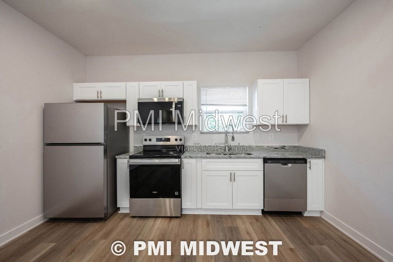 1525 E Market St - Photo 5 of 19