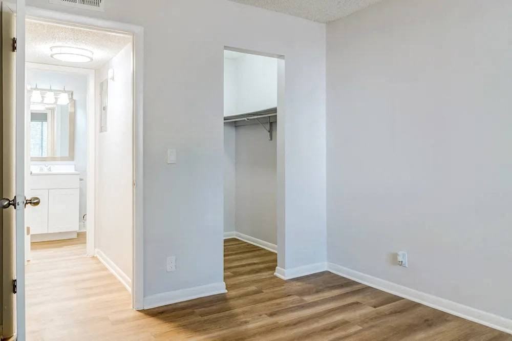 Avenue 1601 - Photo 3 of 9