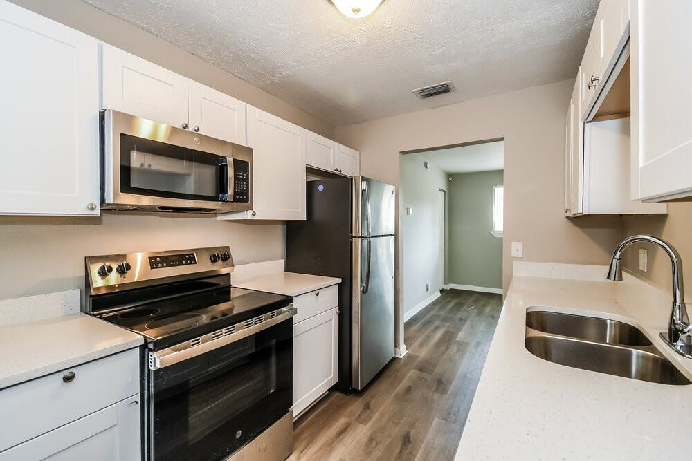 6819 Goldilocks Ln - Photo 6 of 16