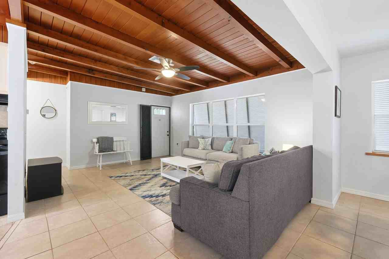 428 Court St - Photo 7 of 31