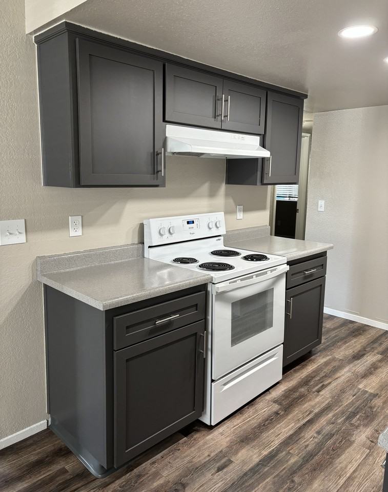 Burgundy House Apartments - Photo 2 of 39