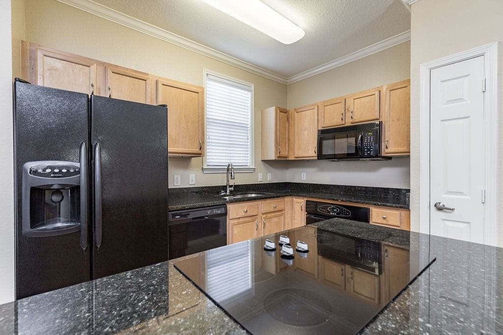 Park Lane Apartments - Photo 4 of 43