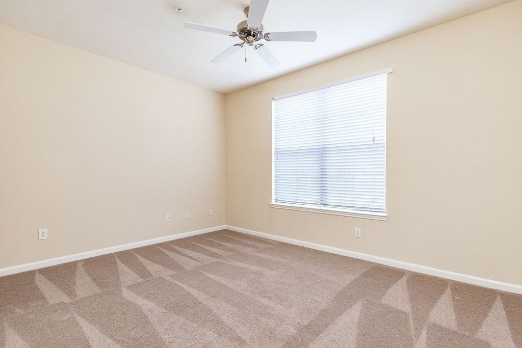 Park Lane Apartments - Photo 5 of 43