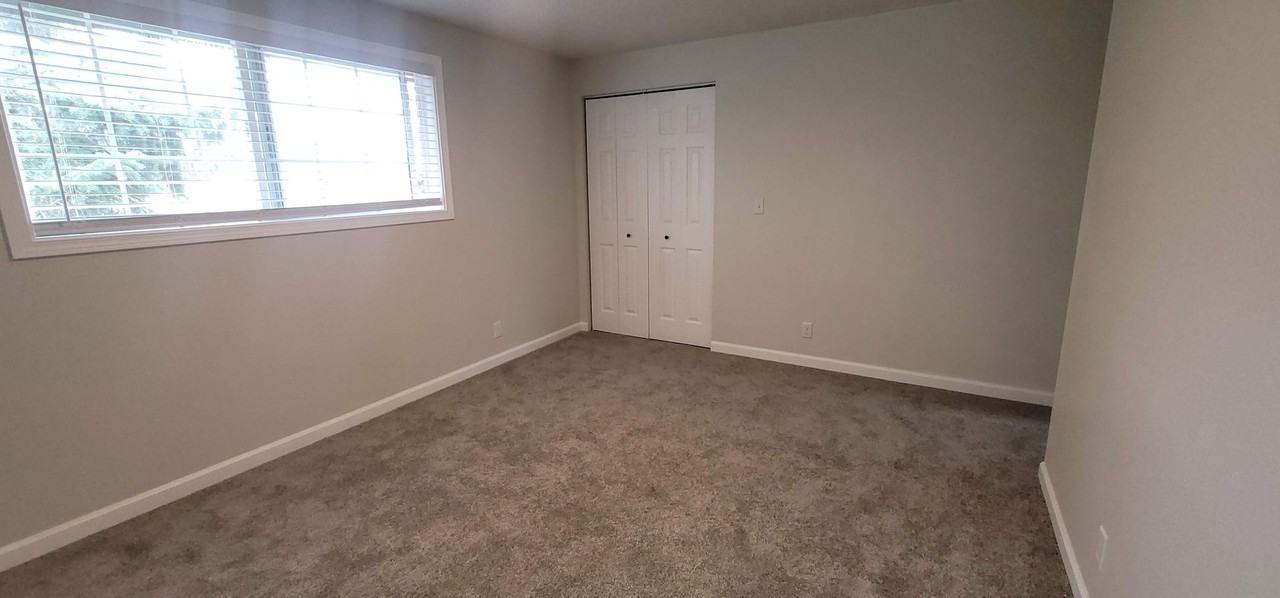 4560 Sean St - Photo 7 of 18