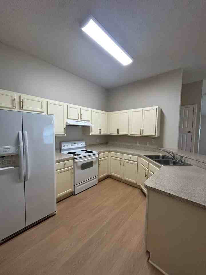 2891 Stratford Pointe Dr - Photo 5 of 15