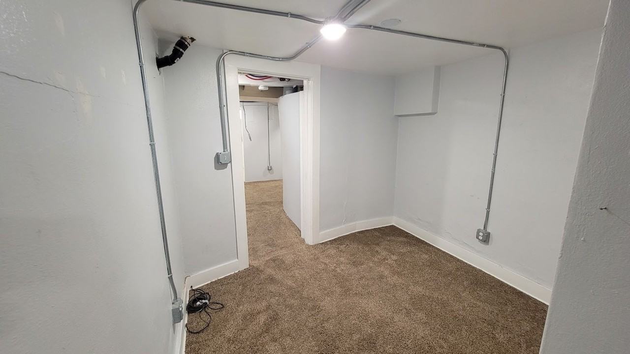 402 402 Ouray Ave - 400 1/2 Ouray Ave - Photo 4 of 11