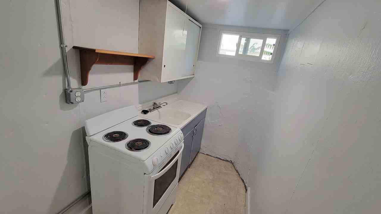 402 402 Ouray Ave - 400 1/2 Ouray Ave - Photo 6 of 11