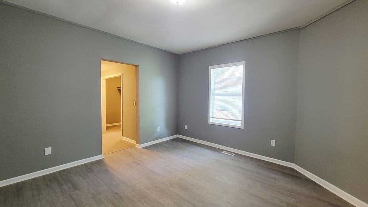618 Douglas St - Photo 5 of 13