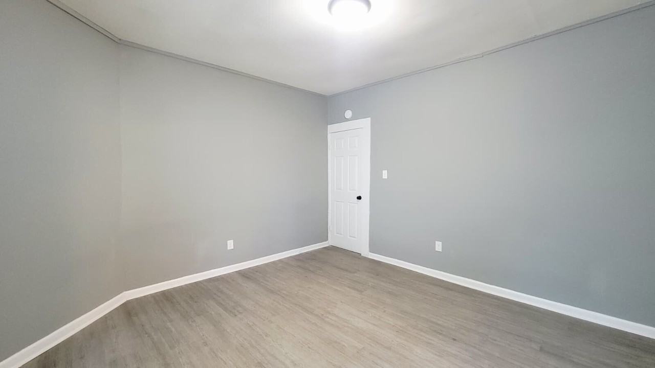 618 Douglas St - Photo 6 of 13