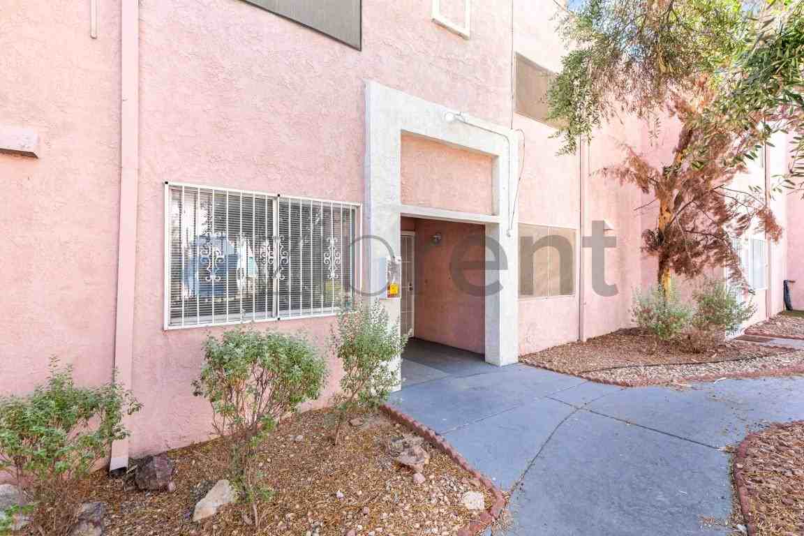 2236 E Desert Inn Rd #33 - Photo 2 of 23