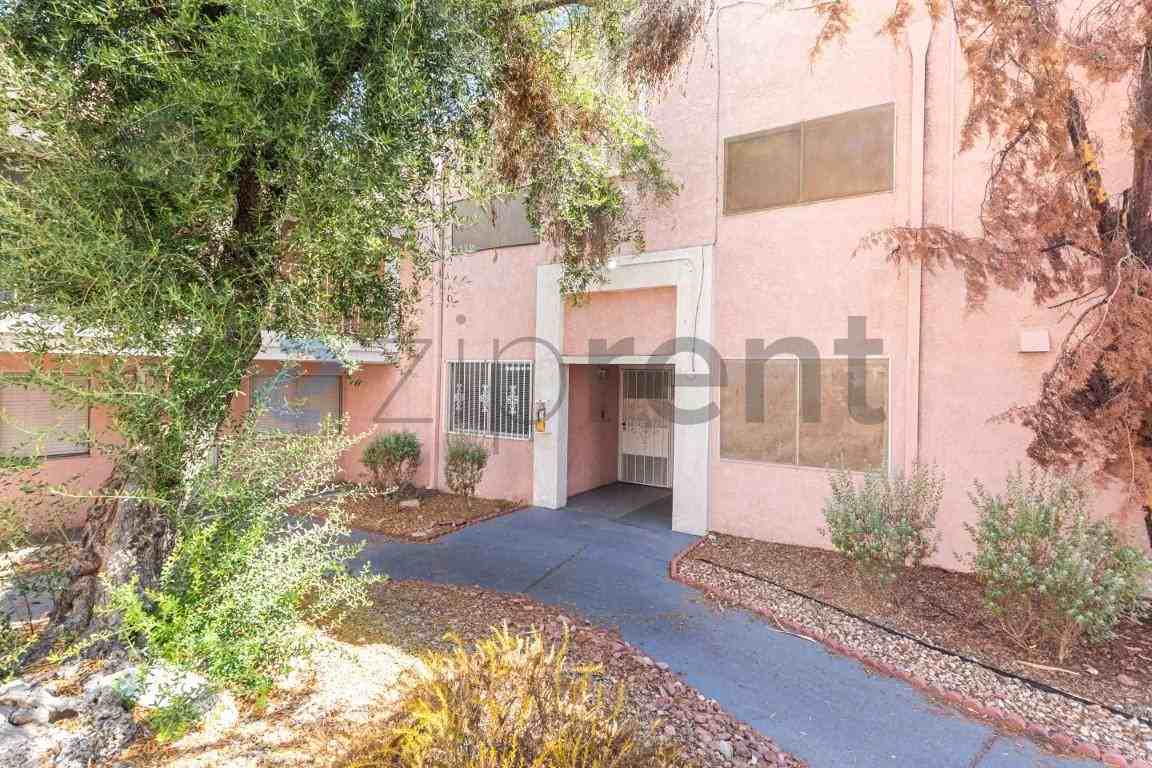 2236 E Desert Inn Rd #33 - Photo 4 of 23