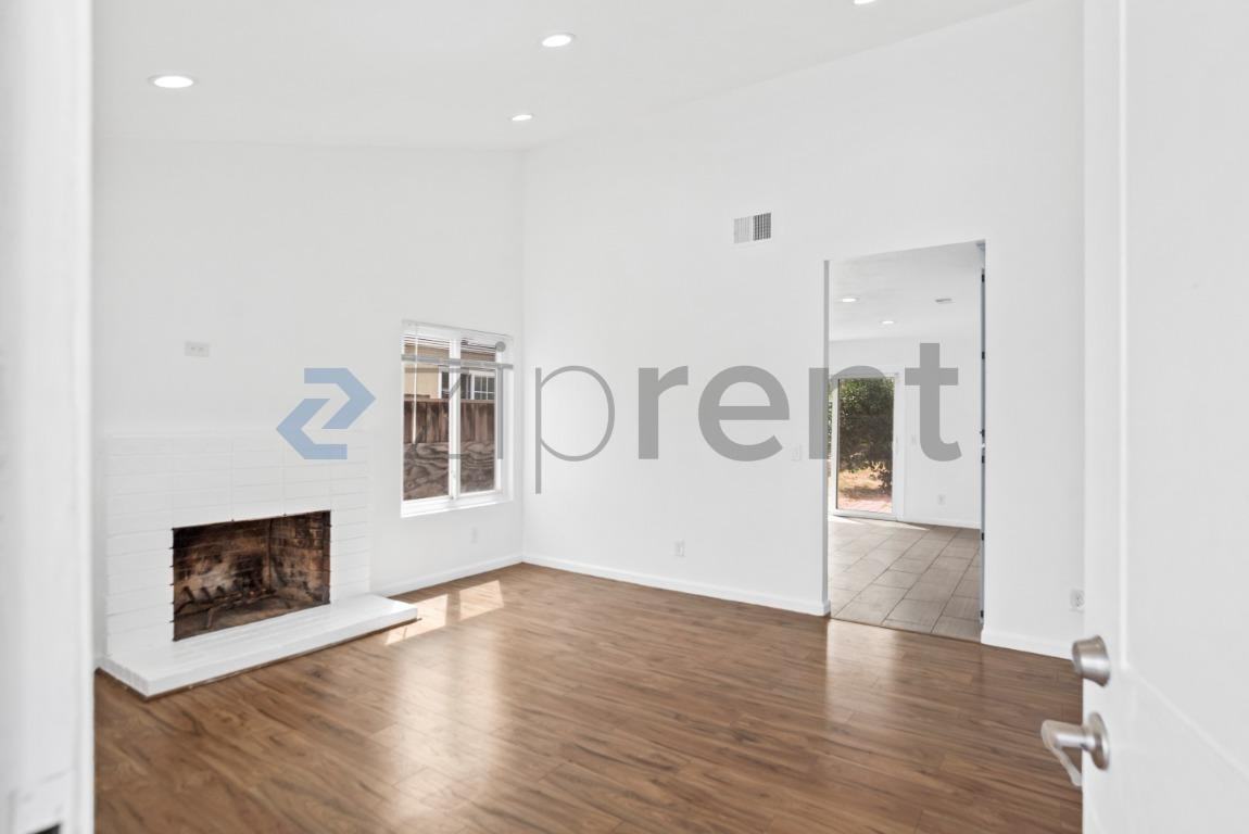 814 Royalbrook Ct - Photo 5 of 22