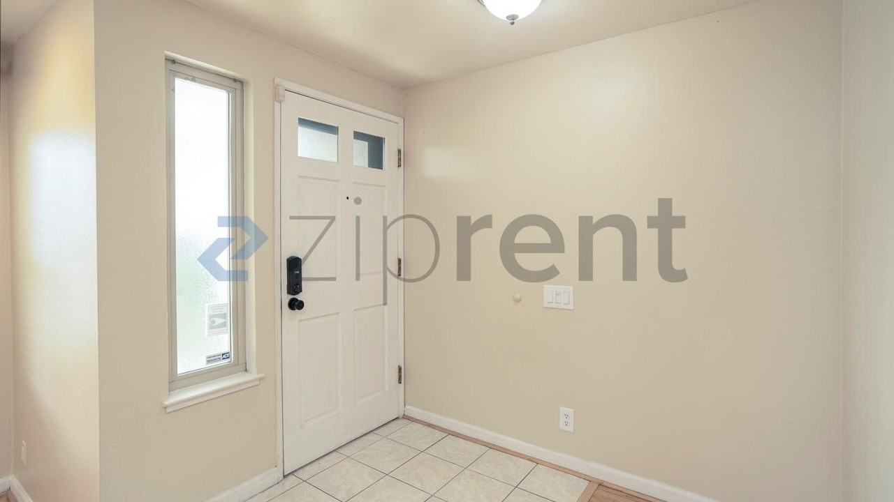 2305 Falling Water Ct - Photo 2 of 22