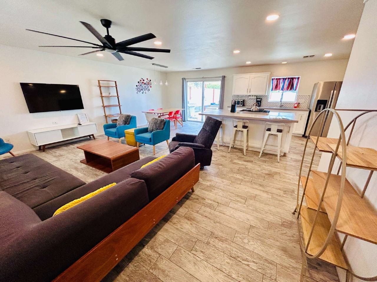 61602 La Jolla Dr - Photo 4 of 43