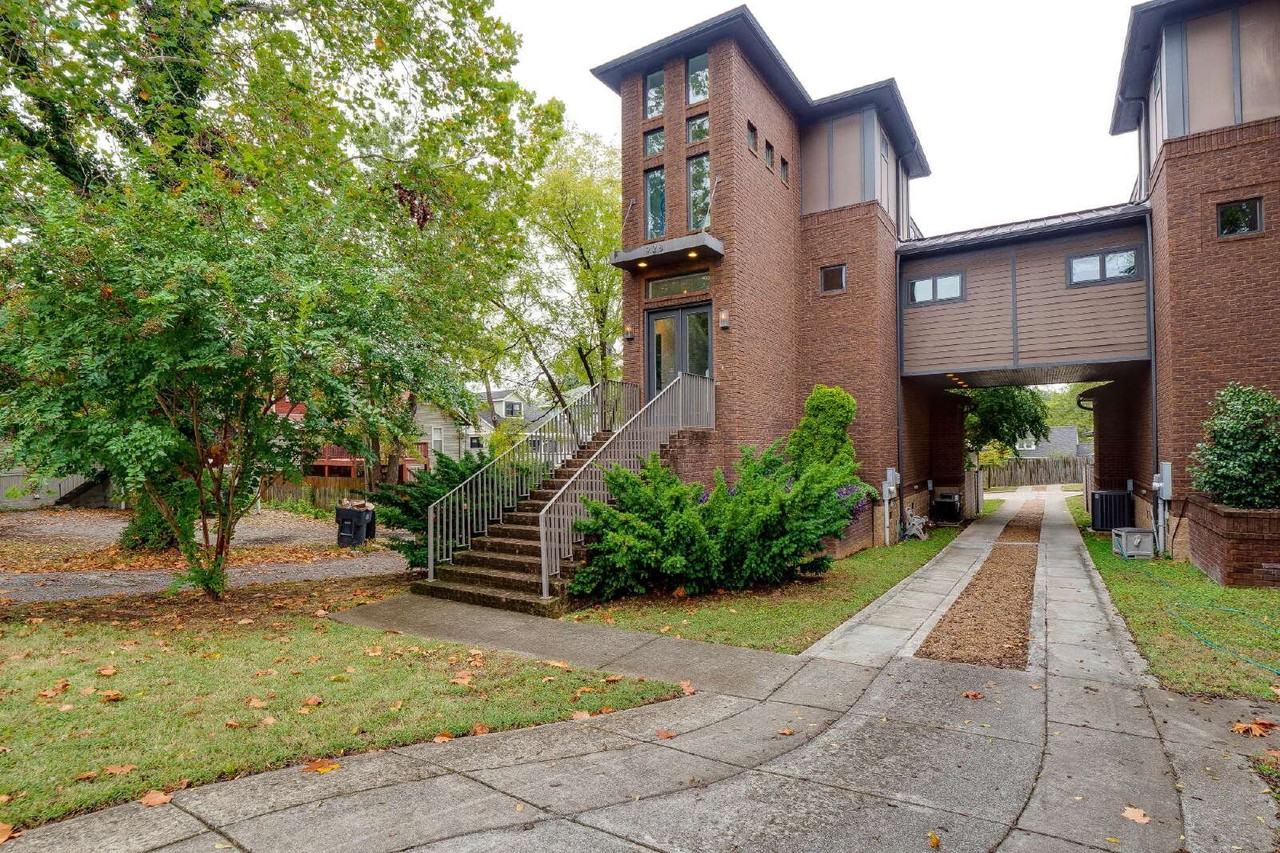 928 Caruthers Ave - Photo 3 of 30