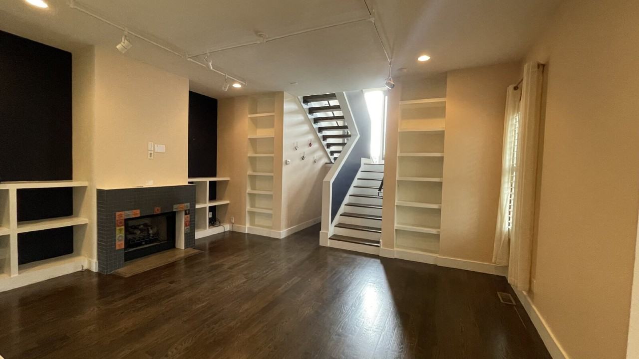 928 Caruthers Ave - Photo 6 of 30