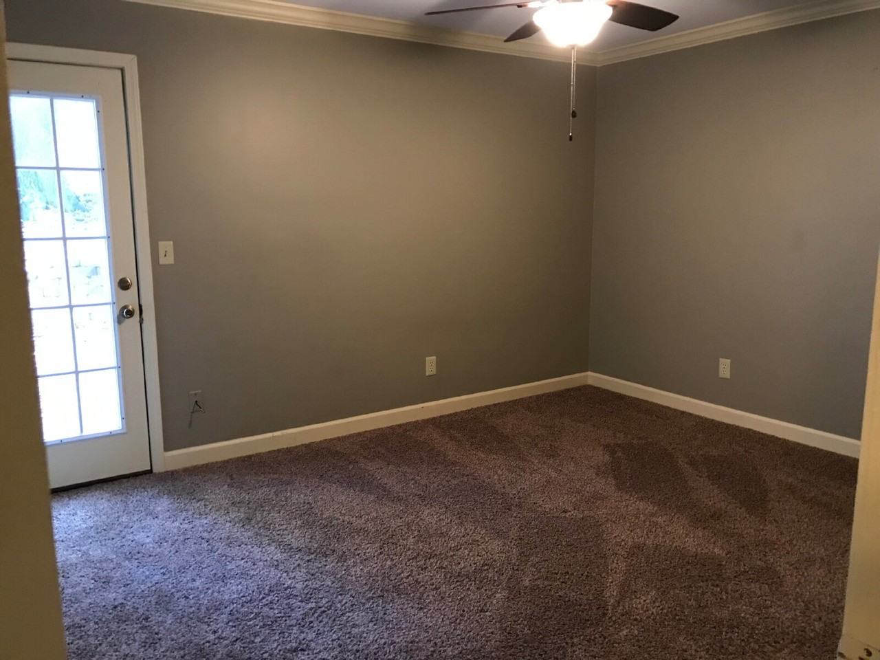 1407 Elmdale Pl - Photo 4 of 8
