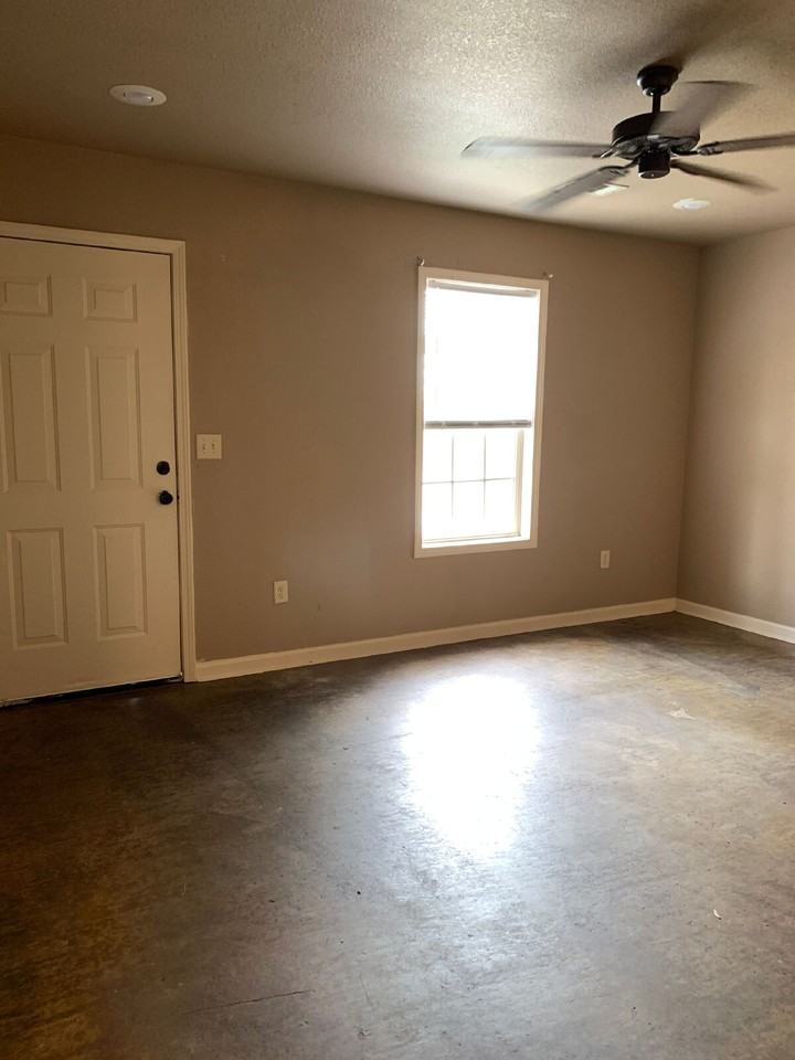 2210 Clark St #2 - Photo 3 of 9