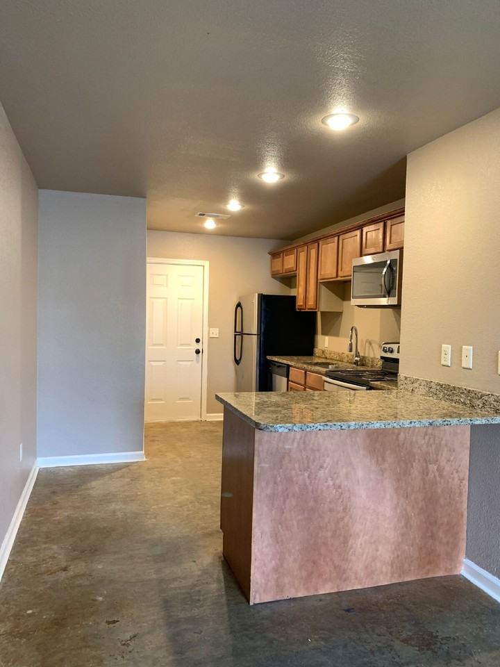 2210 Clark St #2 - Photo 5 of 9
