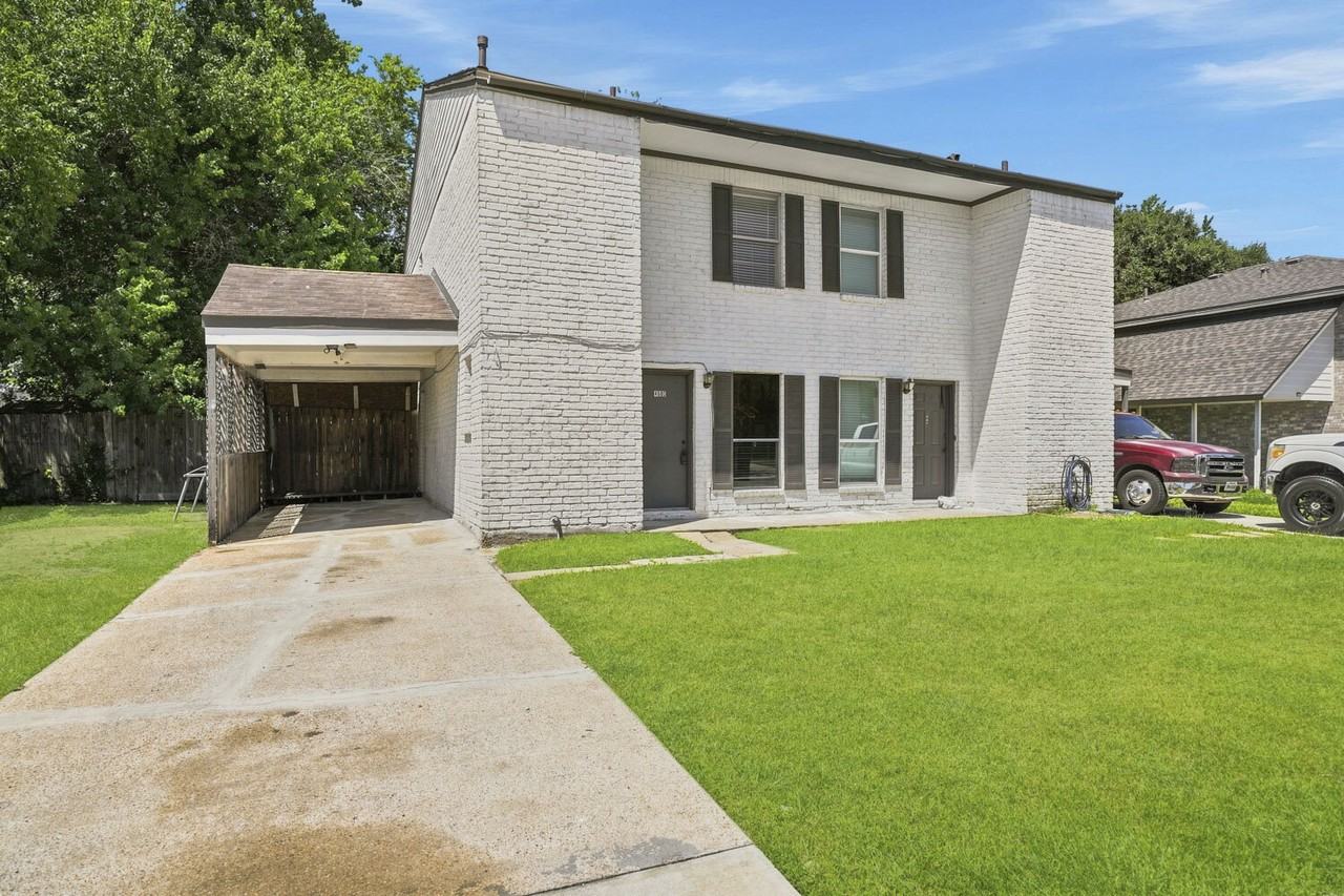 4605 Orange Cir N - Photo 2 of 15