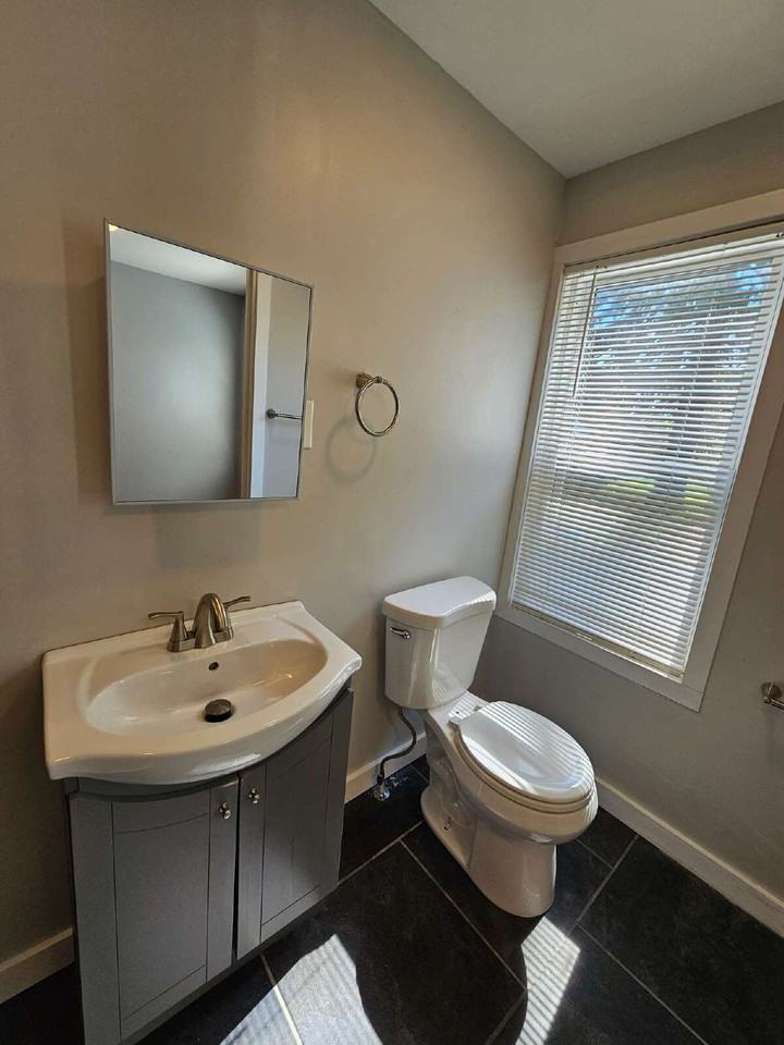 50770 Jefferson Ave - Photo 5 of 17