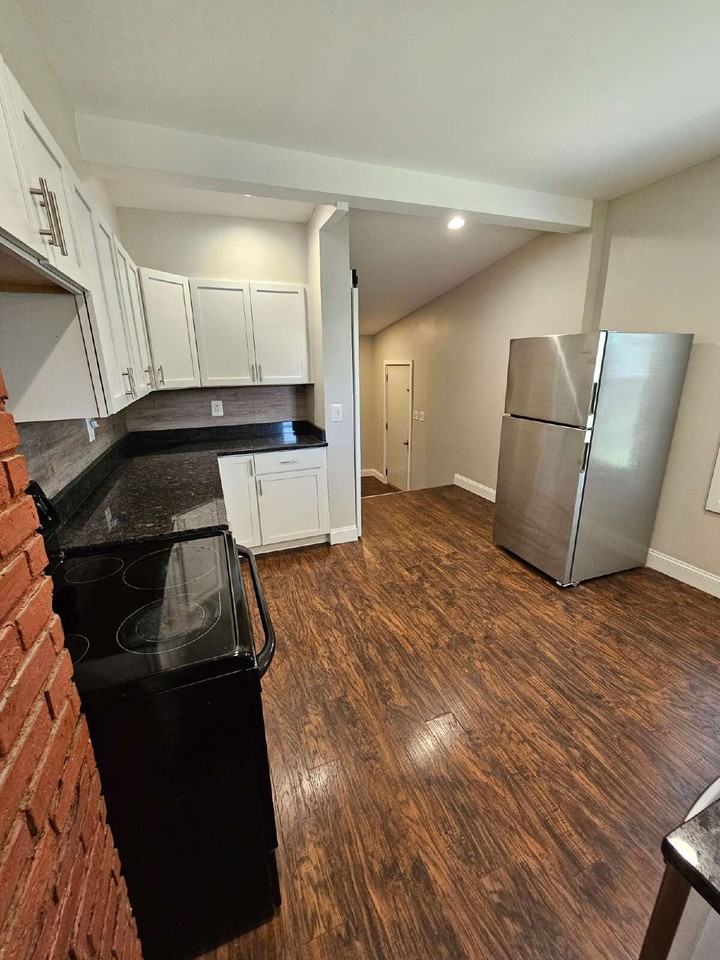 50770 Jefferson Ave - Photo 6 of 17