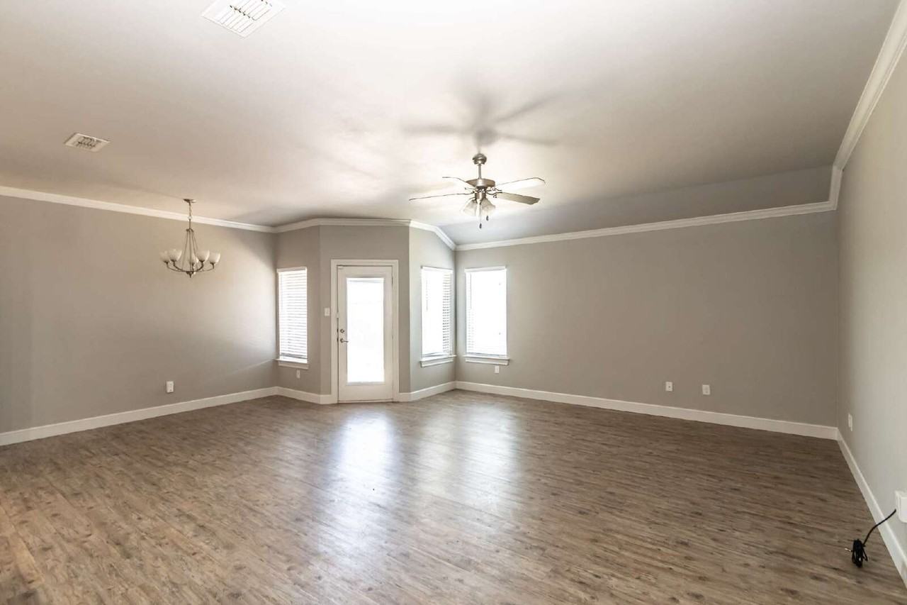 9805 Ave V - B - Photo 2 of 25