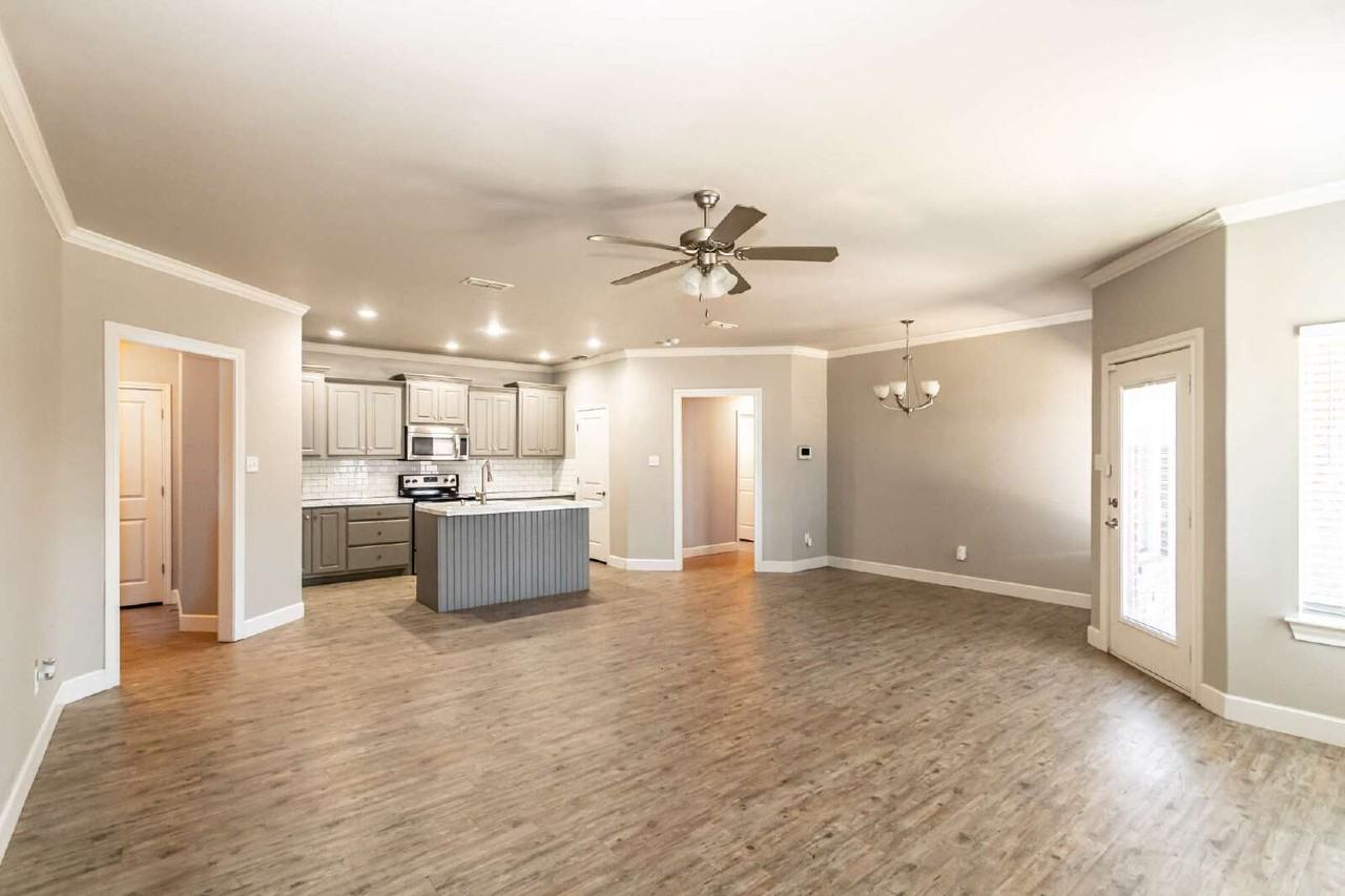 9805 Ave V - B - Photo 6 of 25