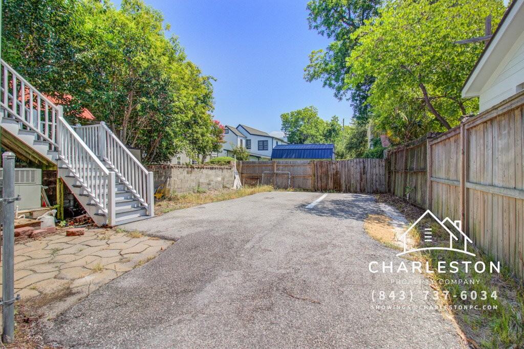 38 Ashe St Apt B - Photo 2 of 14
