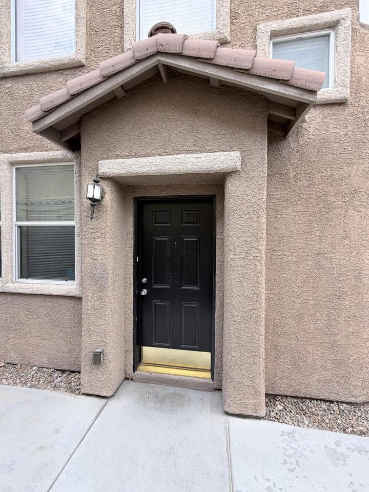 9118 Wine Cellar Ave - Photo 2 of 41
