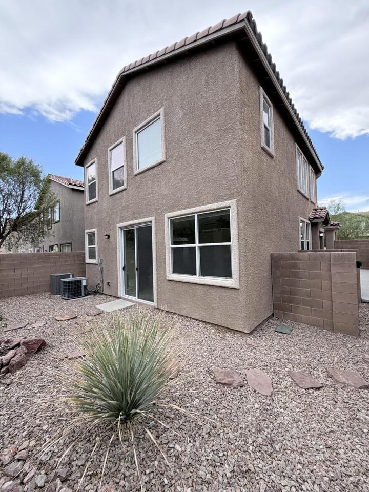 9118 Wine Cellar Ave - Photo 6 of 41