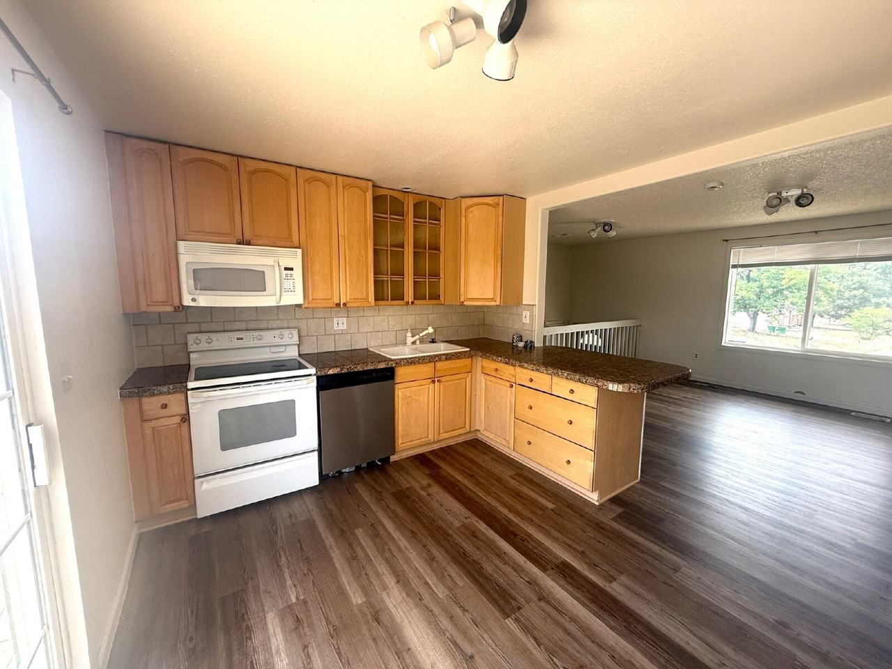 15731 E Amherst Pl - Photo 2 of 15