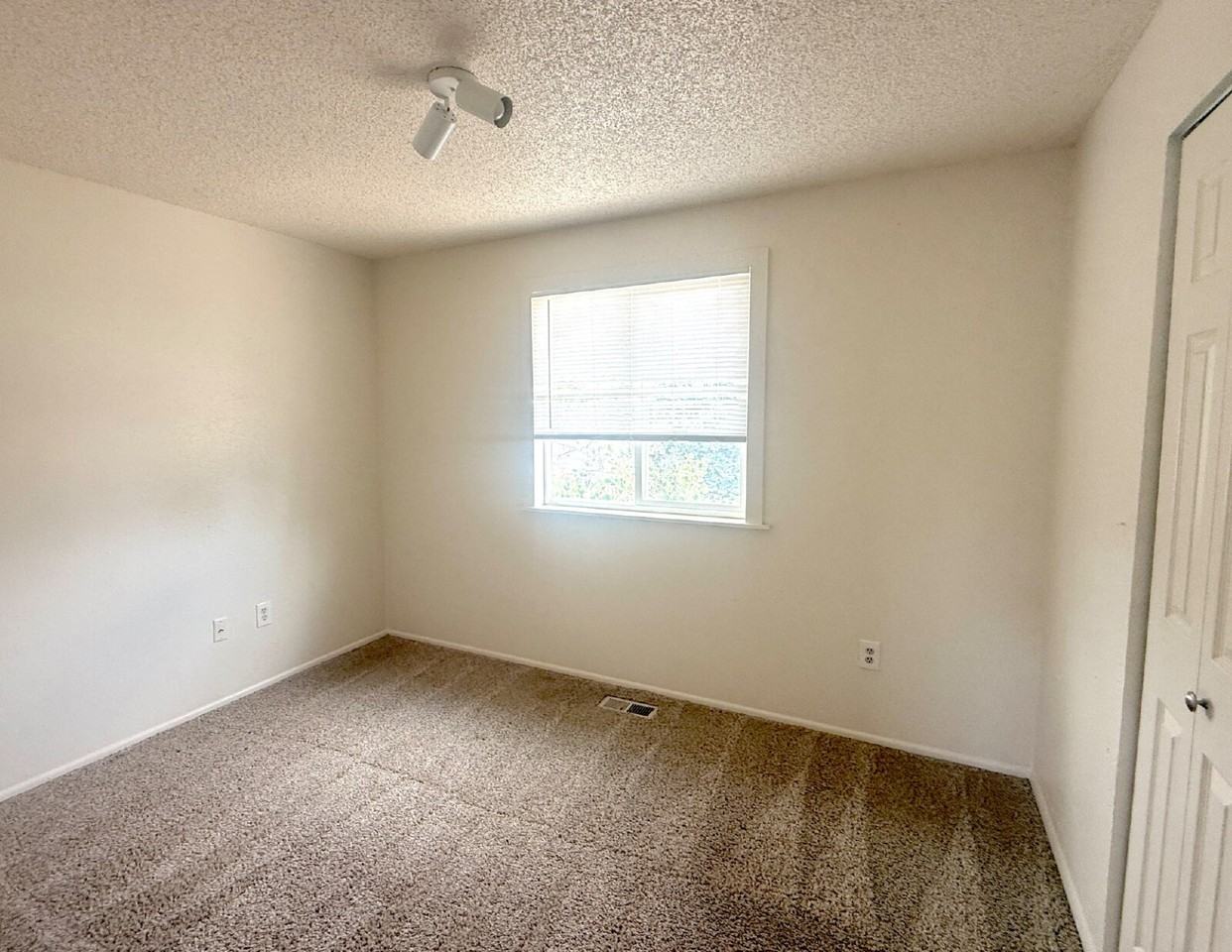 15731 E Amherst Pl - Photo 6 of 15