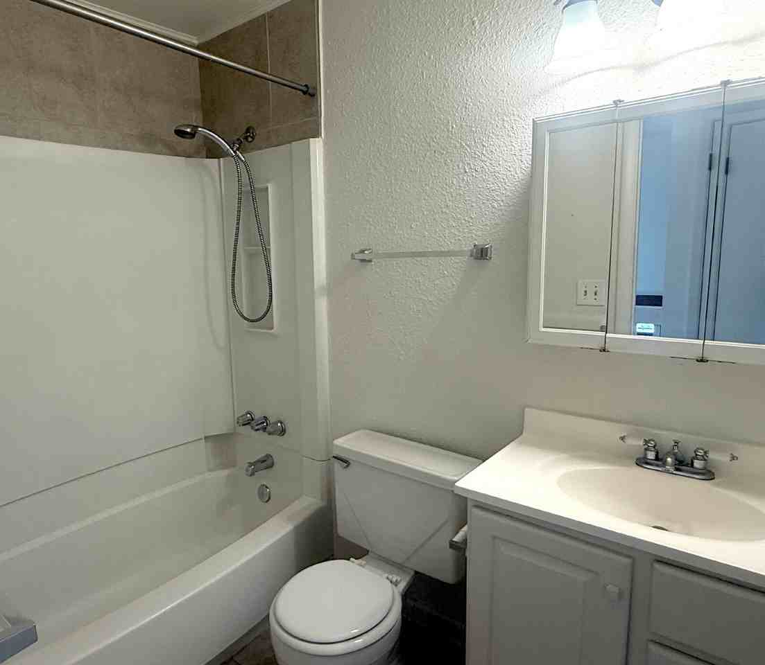 15731 E Amherst Pl - Photo 7 of 15