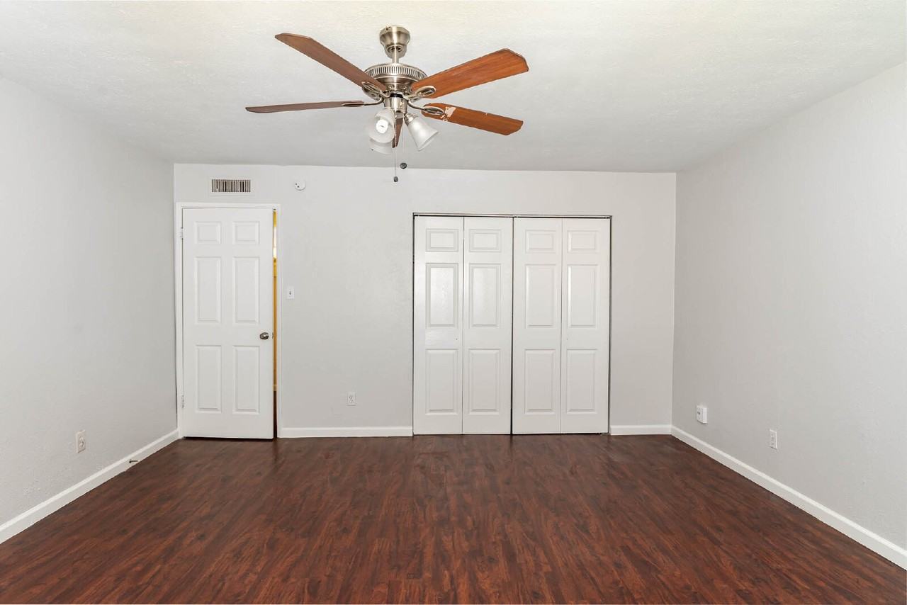 4220 Yellowleaf Dr - Photo 2 of 26