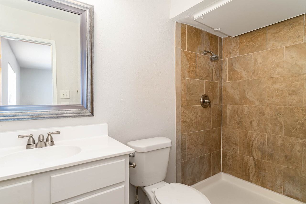4220 Yellowleaf Dr - Photo 3 of 26