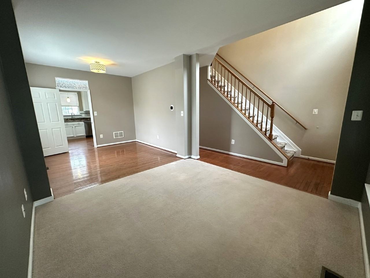 16 Bowie Mill Ave - Photo 5 of 26