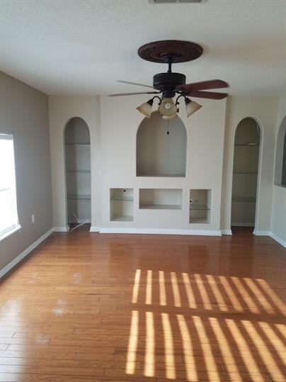 680 Basingstoke Ct - Photo 5 of 25
