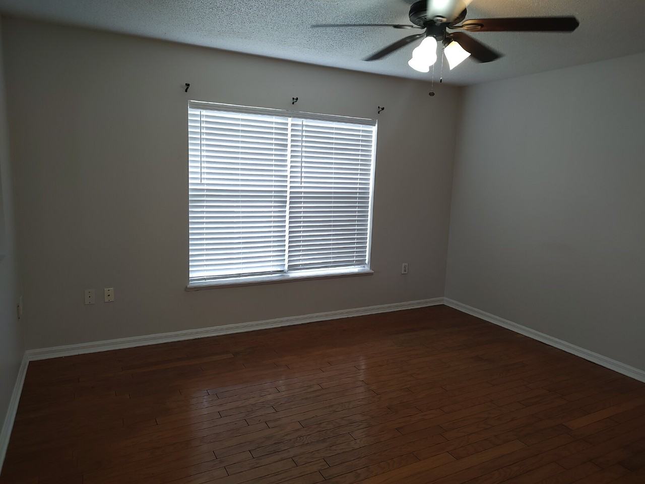 680 Basingstoke Ct - Photo 6 of 25