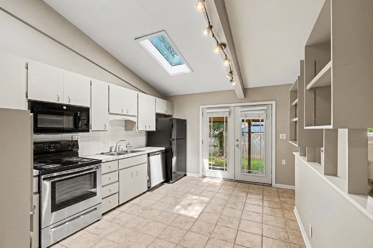 LEASE PLACEMENT ONLY - 2804 Dina Street - Photo 4 of 14