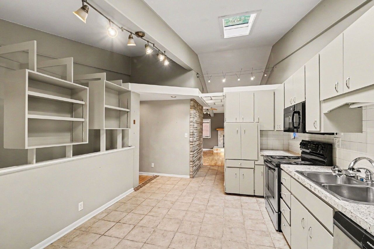 LEASE PLACEMENT ONLY - 2804 Dina Street - Photo 5 of 14