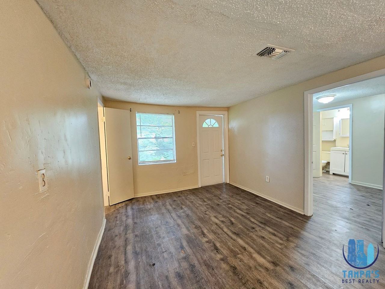 E99THAVE#1504 - Photo 2 of 21