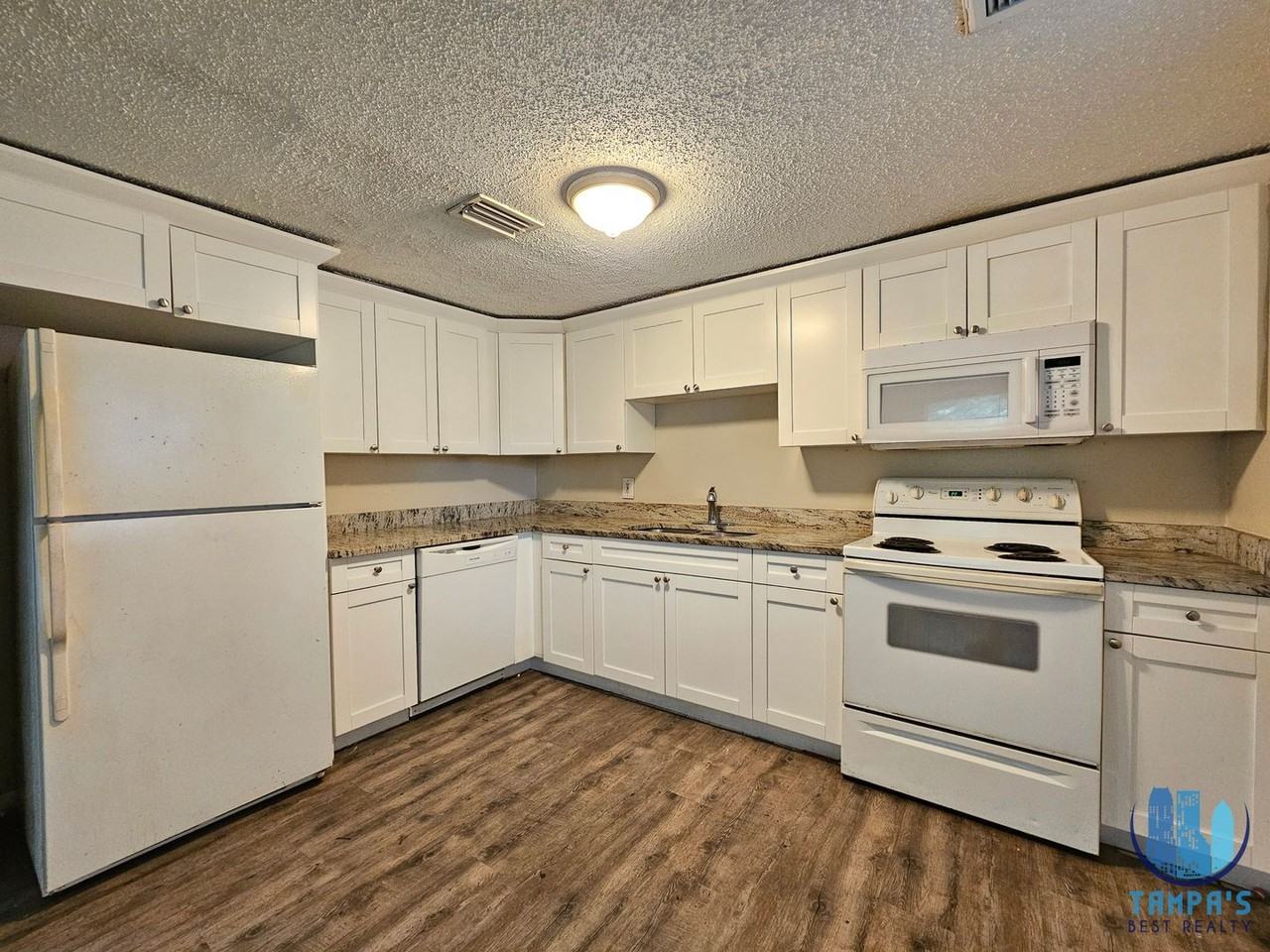 E99THAVE#1504 - Photo 4 of 21