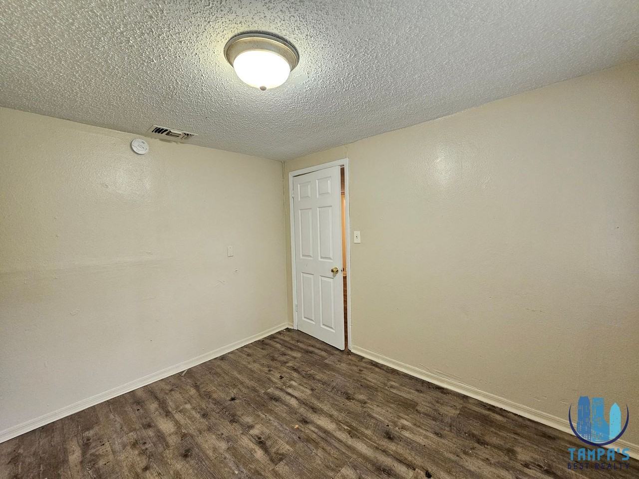 E99THAVE#1504 - Photo 5 of 21