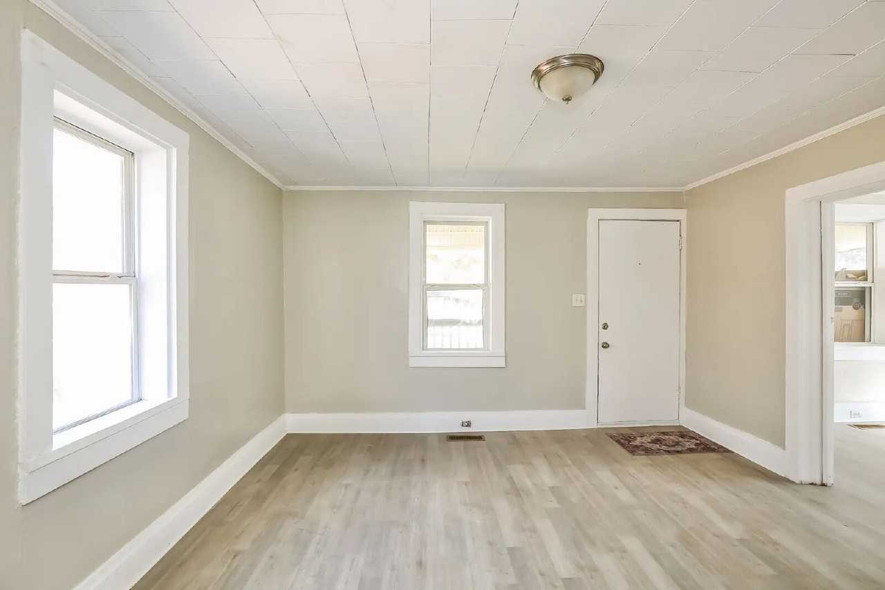 438 W 24th St - Photo 5 of 13